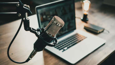 How to Find a Good Podcast Studio: Tips for Success